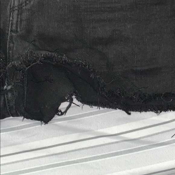 black Levi’s shorts - Picture 3 of 6